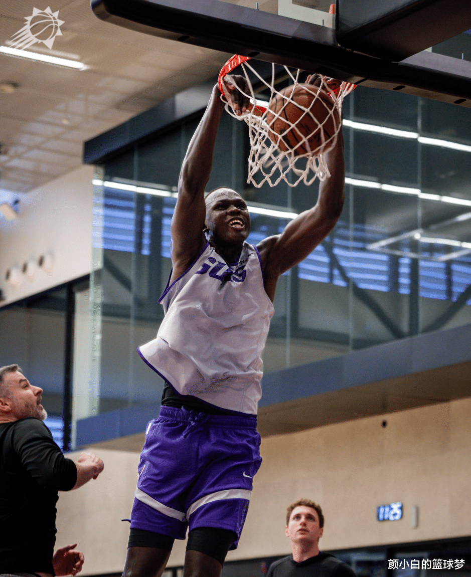 冲刺阶段菲尼克斯太阳备战全明星赛,队长鼓劲细节曝光,气氛紧张,医务组通报恢复(菲尼克斯太阳) 冲刺阶段菲尼克斯太阳备战全明星赛,队长鼓劲细节曝光,气氛紧张,医务组通报恢复(菲尼克斯太阳)