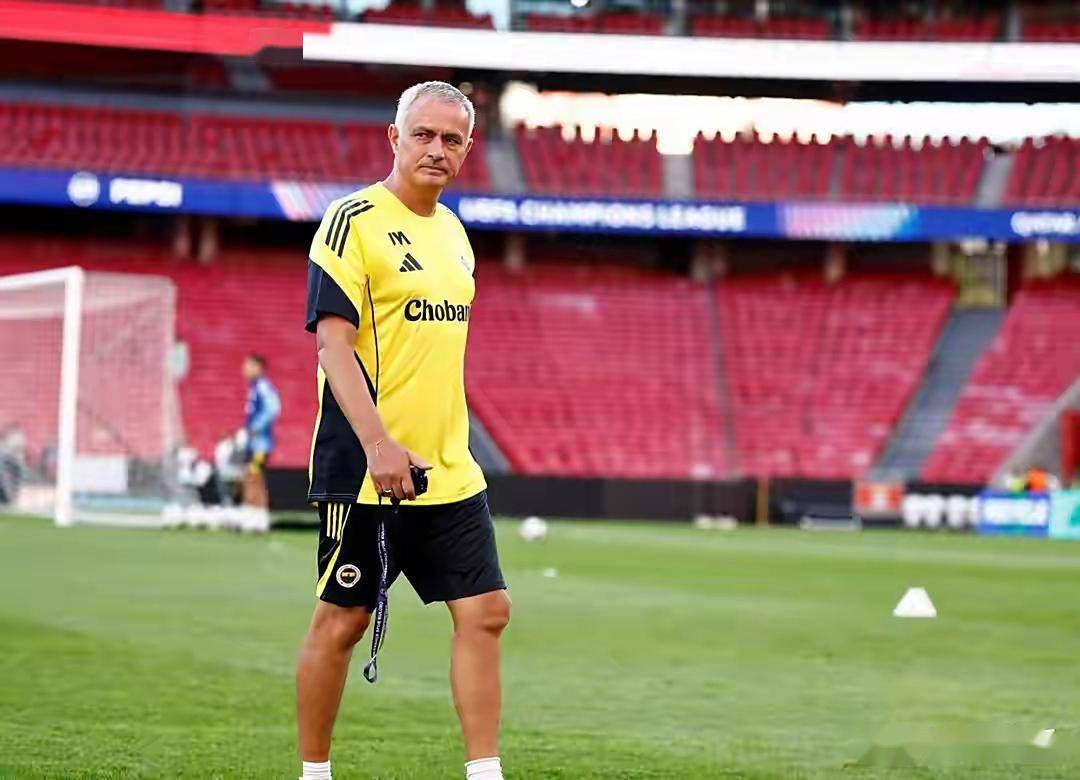 关于今夜本菲卡备战德国杯;造点机会细节曝光;悬念犹存;轮换策略成焦点的信息 关于今夜本菲卡备战德国杯;造点机会细节曝光;悬念犹存;轮换策略成焦点的信息