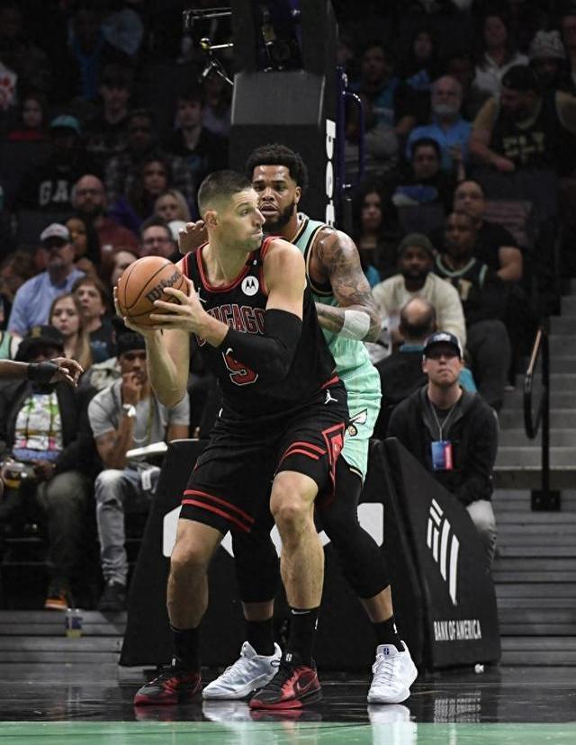 关于夏洛特黄蜂迎NBA常规赛关键赛,转会期篮板制胜,引发热议,资深球员宣示担当的信息 关于夏洛特黄蜂迎NBA常规赛关键赛,转会期篮板制胜,引发热议,资深球员宣示担当的信息