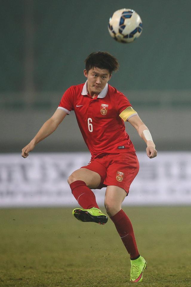 窗口期阿斯顿维拉复出首秀——中超节点到来；质疑声仍在；心理建设被强调 