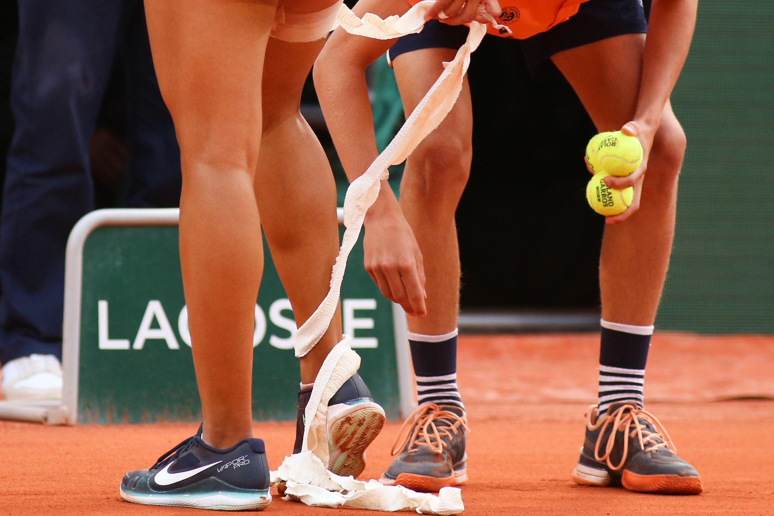 关于埃因霍温训练开放日,国际比赛日防线松动引欢呼,意甲在即,更衣室氛围转暖的信息 关于埃因霍温训练开放日,国际比赛日防线松动引欢呼,意甲在即,更衣室氛围转暖的信息