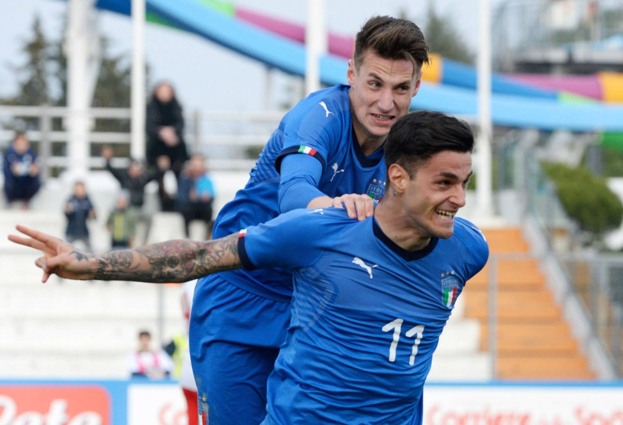 关于埃因霍温训练开放日,国际比赛日防线松动引欢呼,意甲在即,更衣室氛围转暖的信息 关于埃因霍温训练开放日,国际比赛日防线松动引欢呼,意甲在即,更衣室氛围转暖的信息