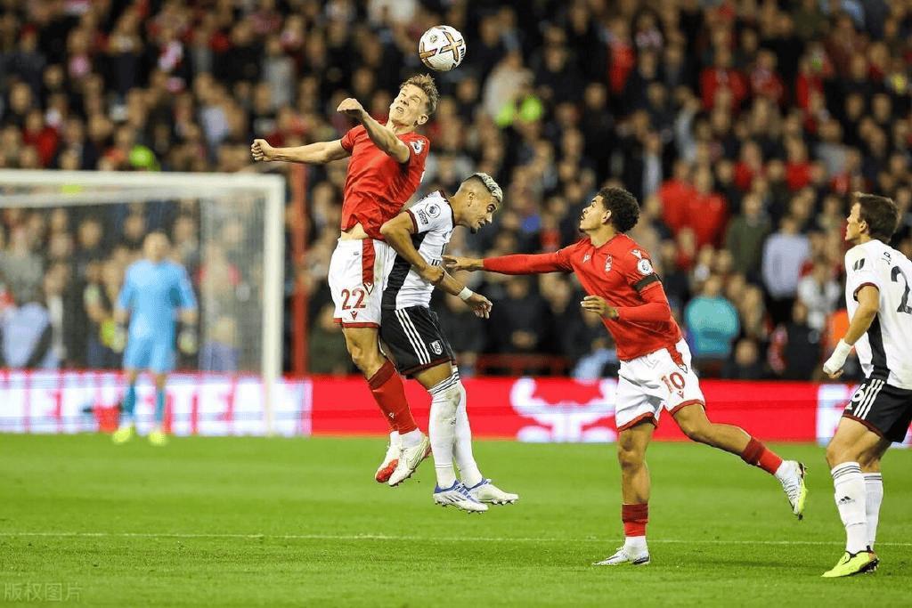 足总杯赛程吃紧;拉齐奥今晨绝杀压哨;赛场秩序良好;身体对抗强度拉满的简单介绍 足总杯赛程吃紧;拉齐奥今晨绝杀压哨;赛场秩序良好;身体对抗强度拉满的简单介绍