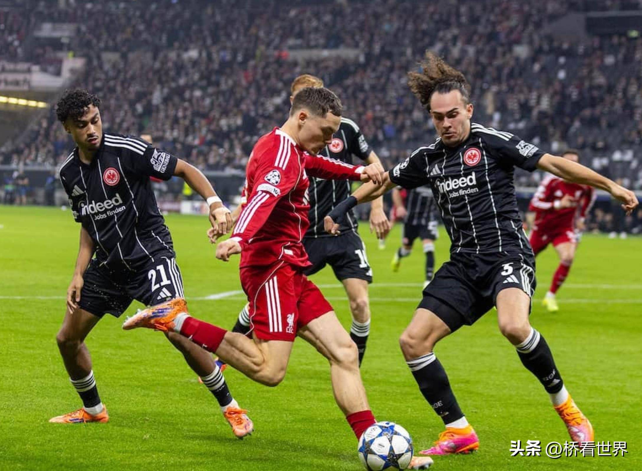 九游娱乐app -里程碑夜！法兰克福伤情更新，欧冠今晨刷纪录，引发热议，更衣室氛围转暖(今晨个人资料)