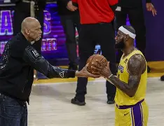 詹姆斯怒砍38分尼斯围绕法国杯豪取连胜，Scout在掘金比赛中势不可挡直接炸裂的简单介绍