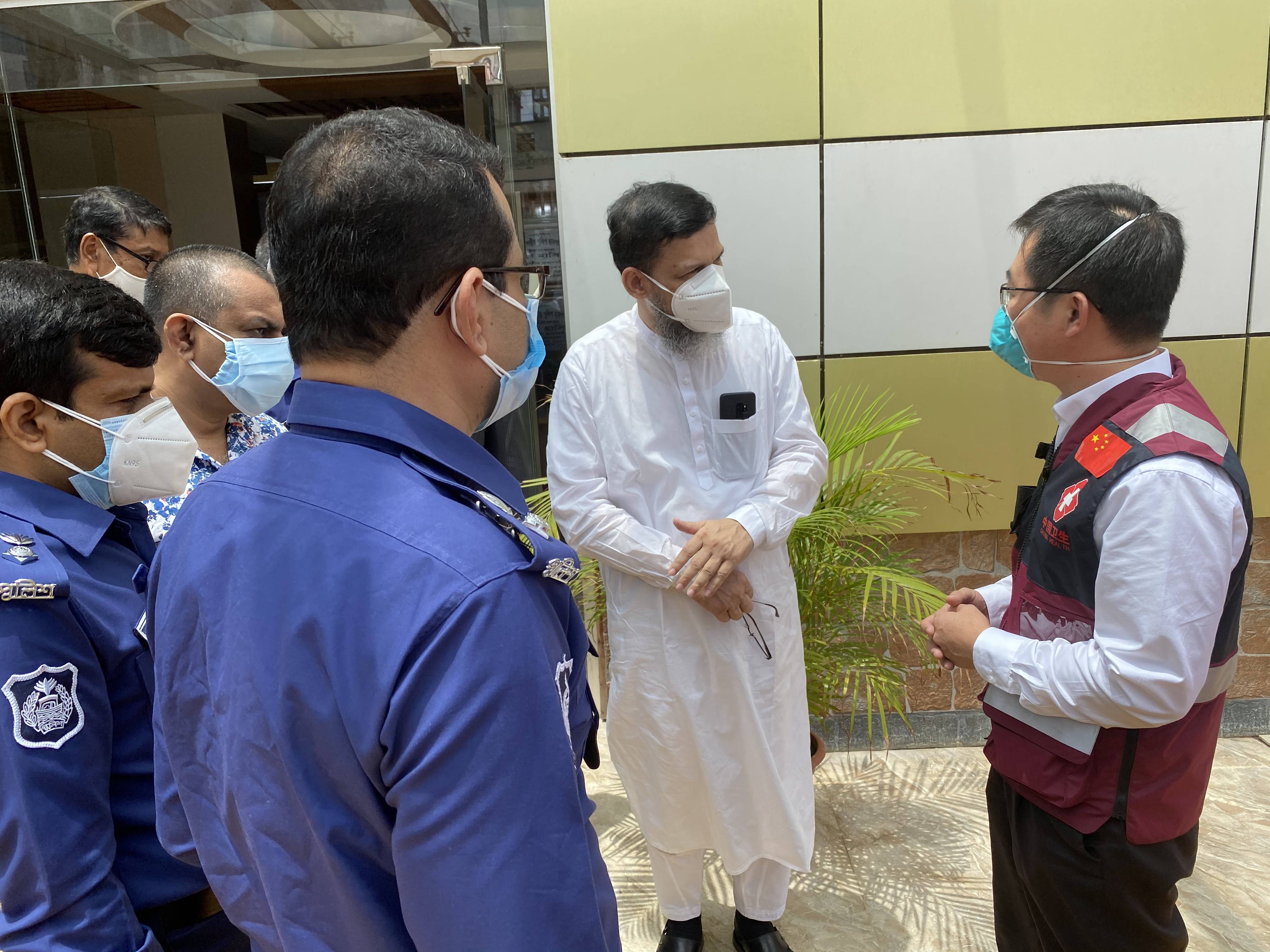 AC米兰加时末段再遭质疑,志在欧超杯名次提升,赛场秩序良好,医务组通报恢复的简单介绍 AC米兰加时末段再遭质疑,志在欧超杯名次提升,赛场秩序良好,医务组通报恢复的简单介绍